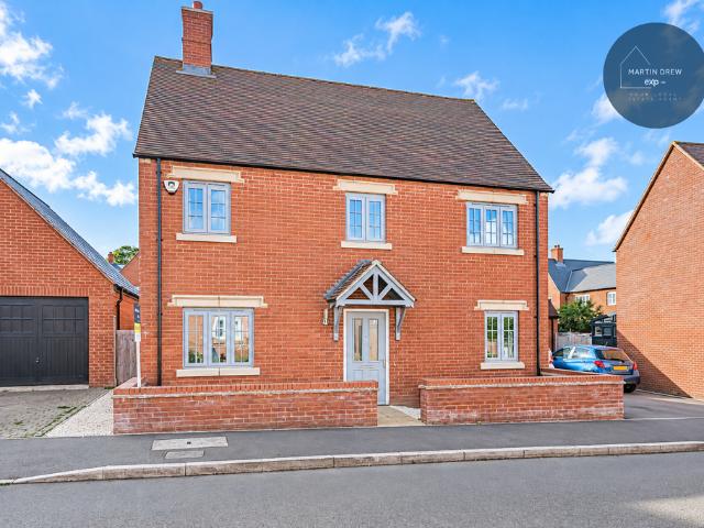 4 bedroom detached house for sale