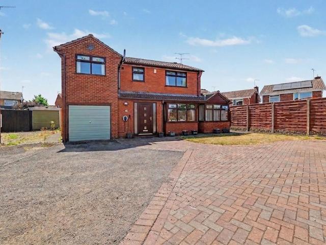 4 bedroom detached house for sale