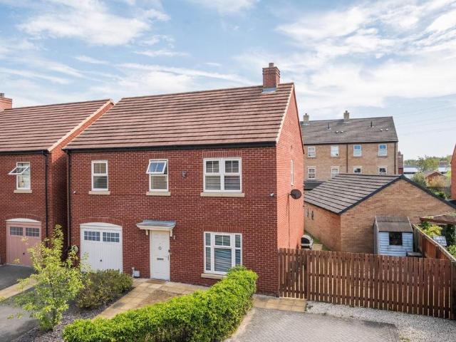 4 bedroom detached house for sale