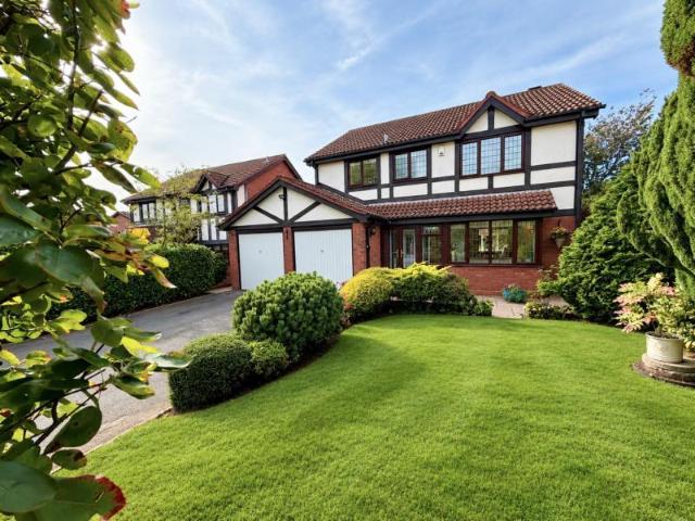 4 bedroom detached house for sale