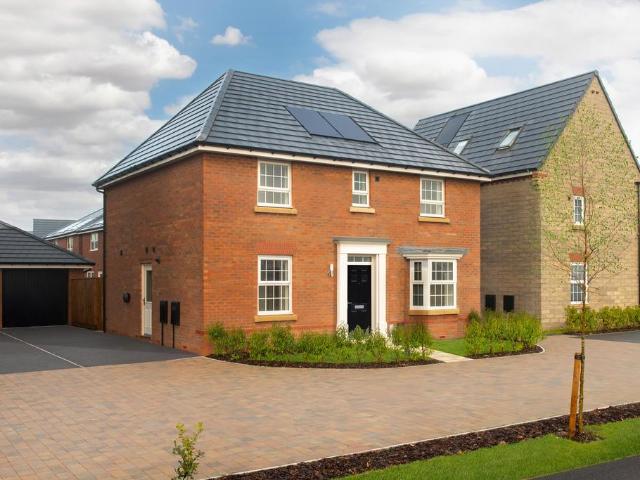 4 bedroom detached house for sale