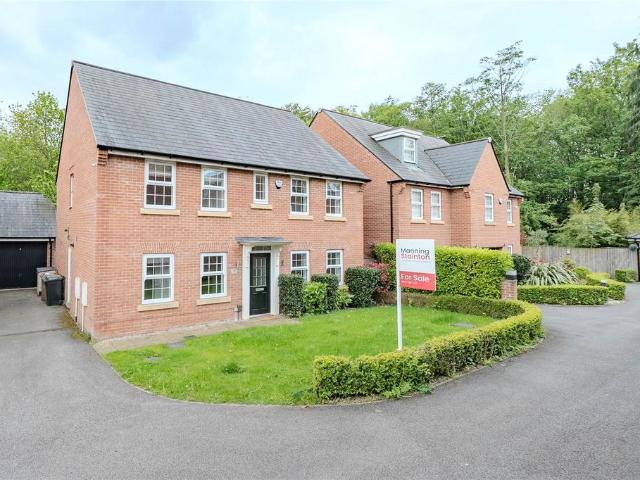4 bedroom detached house for sale
