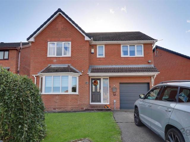 4 bedroom detached house for sale