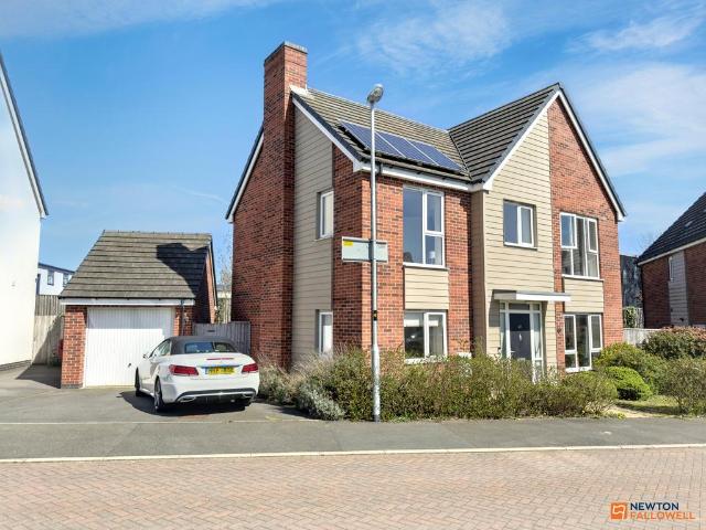 4 bedroom detached house for sale