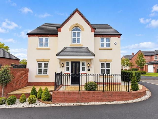 4 bedroom detached house for sale