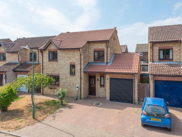 4 bedroom detached house for sale