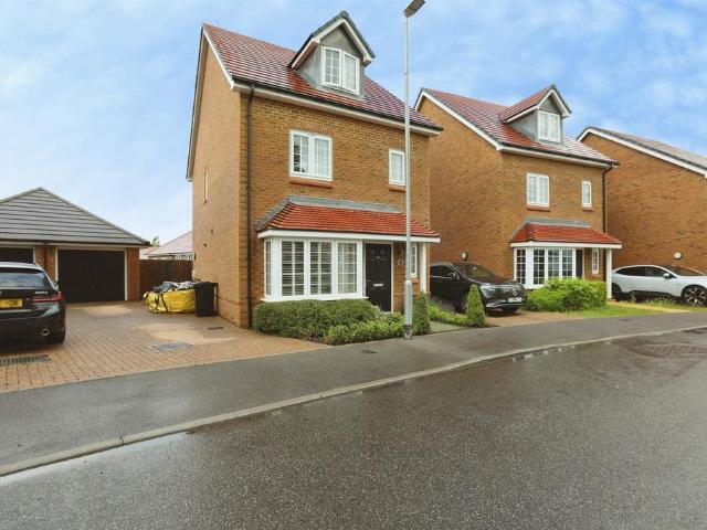 4 bedroom detached house for sale