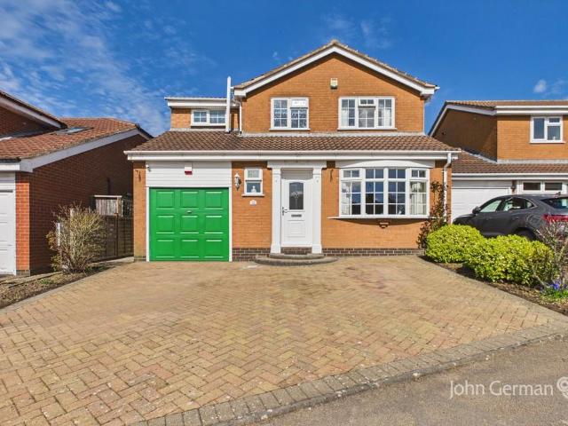 4 bedroom detached house for sale
