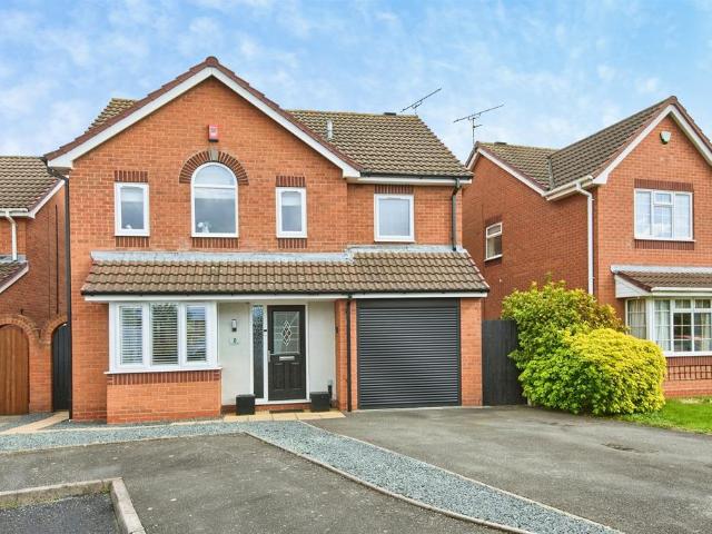 4 bedroom detached house for sale