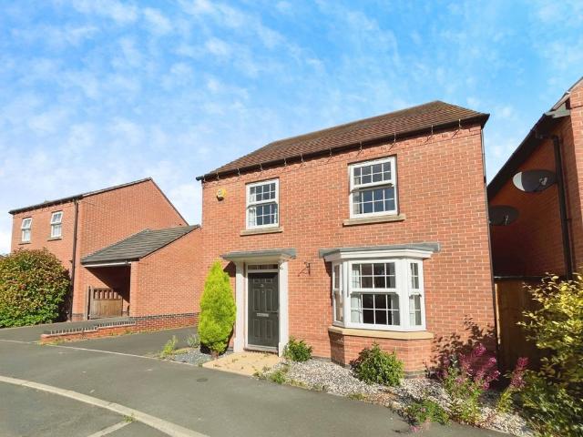 4 bedroom detached house for sale