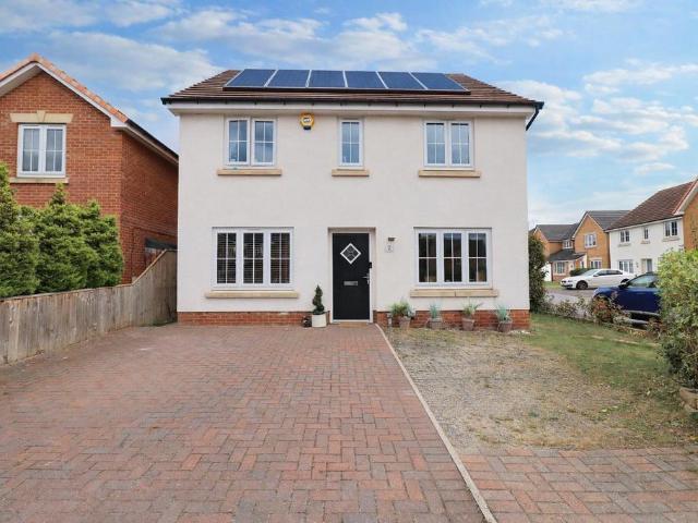 4 bedroom detached house for sale