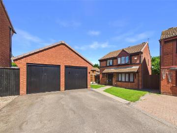 4 bedroom detached house for sale