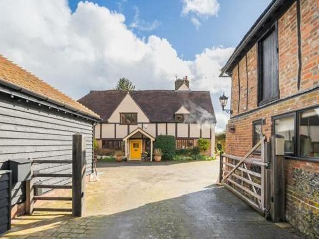 4 Bedroom Detached House For Sale In Chesham