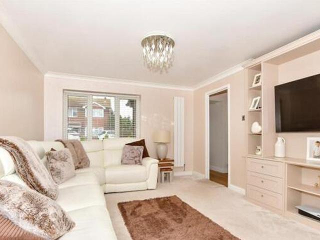 4 Bedroom Detached House For Sale In Chestfield, Whitstable
