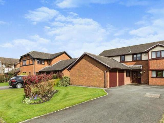 4 Bedroom Detached House For Sale In Chorley, Lancashire