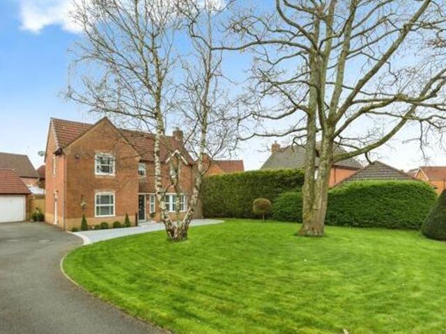 4 Bedroom Detached House For Sale In Chorley, Lancashire