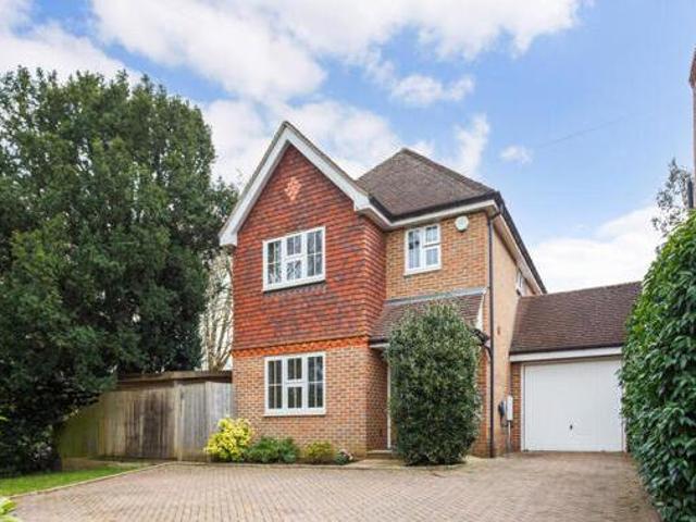 4 Bedroom Detached House For Sale In Cranleigh