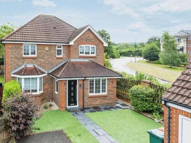 4 Bedroom Detached House For Sale In Crawley