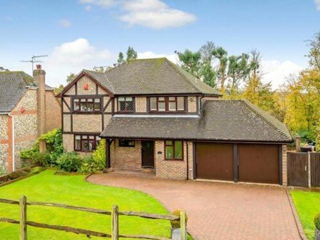 4 Bedroom Detached House For Sale In Crawley, West Sussex