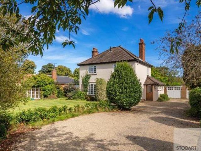 4 Bedroom Detached House For Sale In Cromer Road, North Walsham