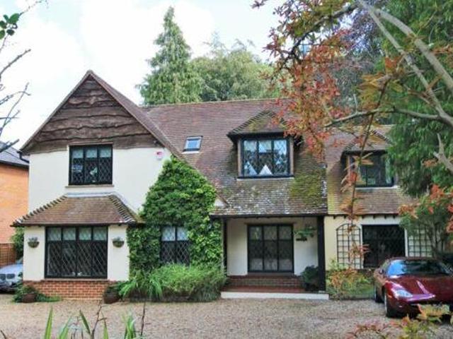 4 Bedroom Detached House For Sale In Crowthorne