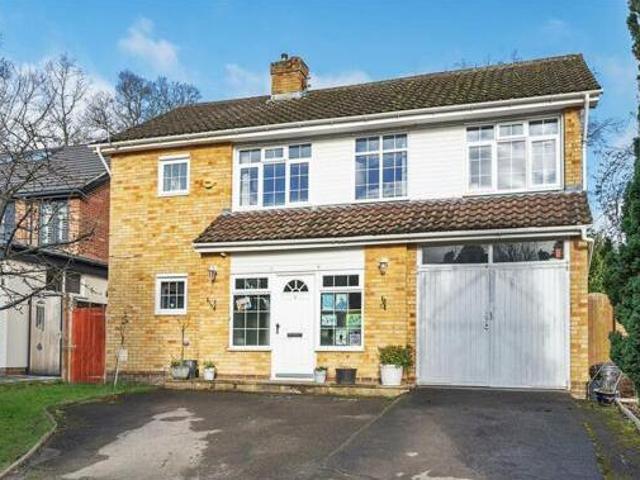 4 Bedroom Detached House For Sale In Crowthorne, Berkshire