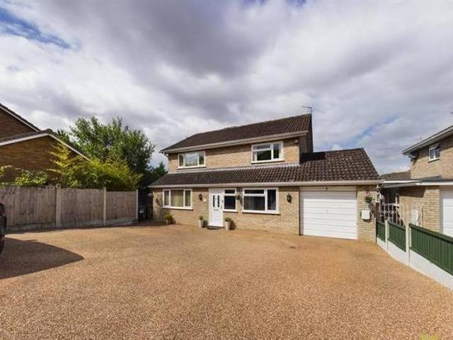 4 bedroom detached house for sale in Curlew Close Sundorne Grove Shrewsbury SY1