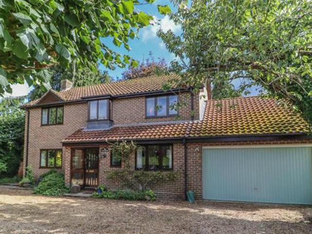4 Bedroom Detached House For Sale In Andover
