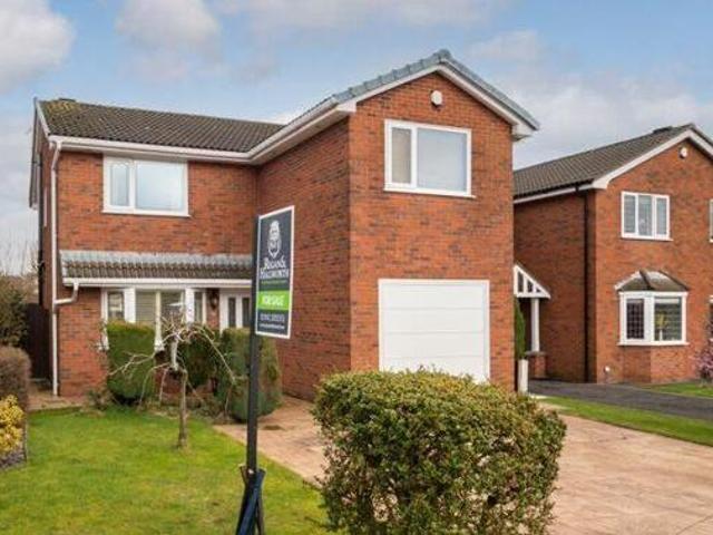 4 Bedroom Detached House For Sale In Ashton in makerfield