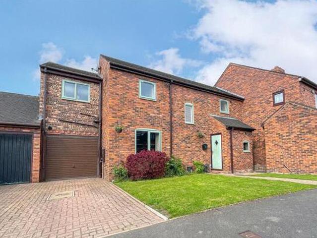 4 Bedroom Detached House For Sale In Atherstone, Warwickshire