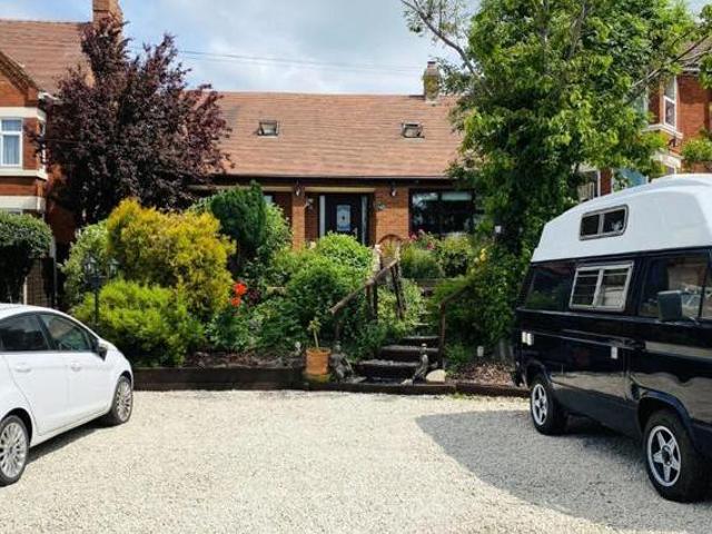 4 Bedroom Detached House For Sale In Atherstone, Warwickshire