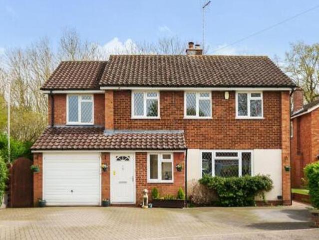 4 Bedroom Detached House For Sale In Aylesbury, Buckinghamshire
