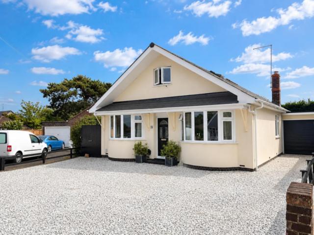 4 bedroom detached house for sale in Bouverie Road, Hardingstone, Northampton NN4