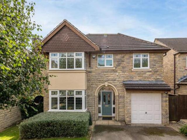 4 Bedroom Detached House For Sale In Bingley, West Yorkshire