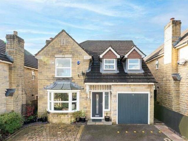 4 Bedroom Detached House For Sale In Bingley, West Yorkshire
