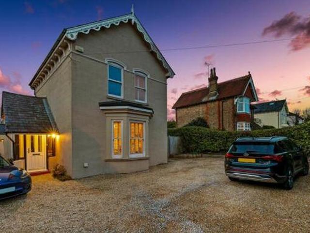 4 Bedroom Detached House For Sale In Burgess Hill