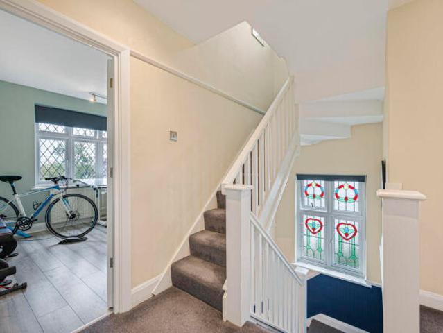 4 bedroom detached house for sale in Glenhurst Avenue, Bexley, DA5