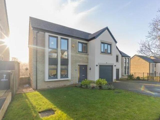 4 Bedroom Detached House For Sale In Glossop
