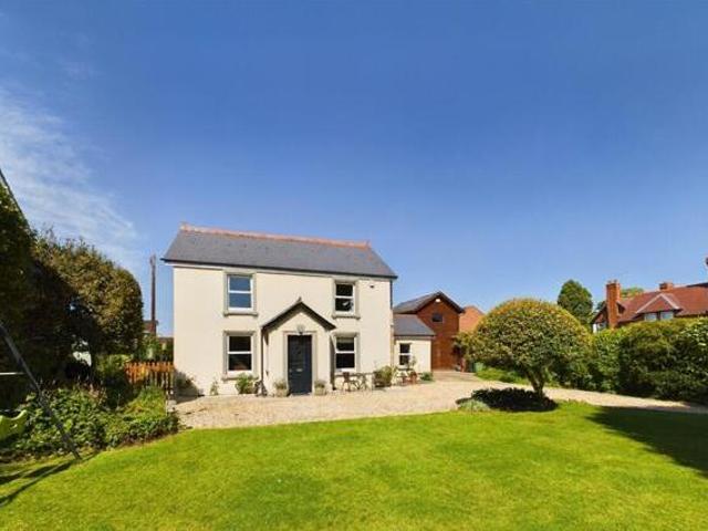 4 Bedroom Detached House For Sale In Gloucester, Gloucestershire