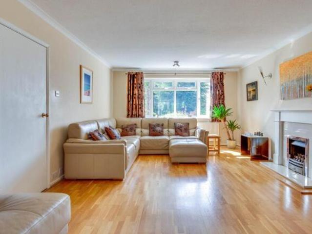 4 bedroom detached house for sale in Grosvenor Road, Caversham, RG4