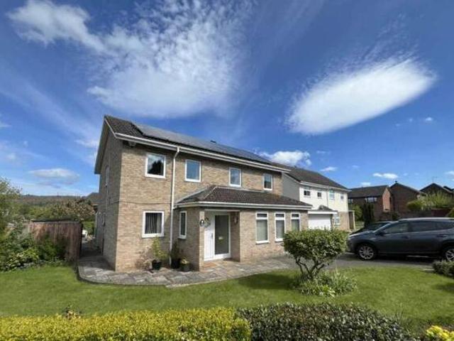 4 Bedroom Detached House For Sale In Guisborough, North Yorkshire