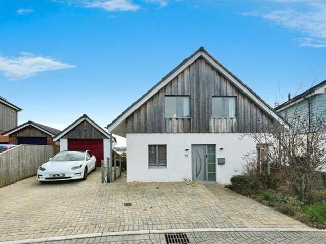 4 Bedroom Detached House For Sale In East Cowes