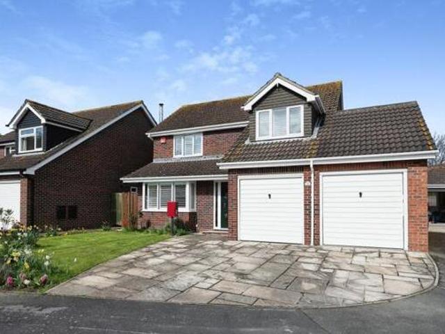 4 Bedroom Detached House For Sale In Hayling Island, Hampshire