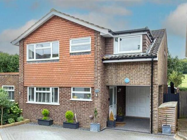 4 Bedroom Detached House For Sale In Harpenden