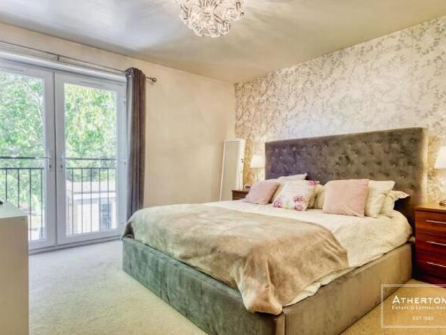 4 bedroom detached house for sale in Hennings Park Road, Oakdale, Poole, BH15