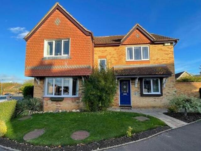 4 Bedroom Detached House For Sale In Hinchingbrooke Park, Huntingdon