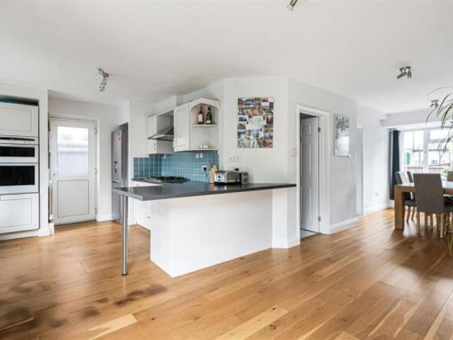 4 bedroom detached house for sale in Ilkley Road, Caversham, Reading, RG4