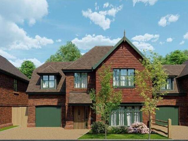 4 Bedroom Detached House For Sale In London Road