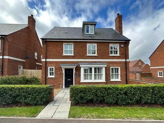 4 Bedroom Detached House For Sale In Little Brickhill, Milton Keynes