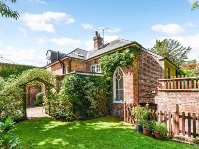 4 Bedroom Detached House For Sale In Lyndhurst